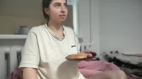 Snapshot of aphr0dite22 chatting on 04.08.26 aphr0dite22 online show from 04.08.26