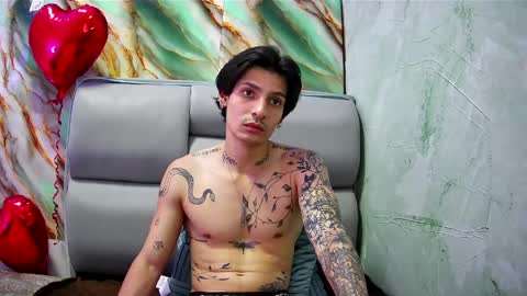 Snapshot of apolo01_ chatting on 02.13.25 Apolo online show from 02.13.25