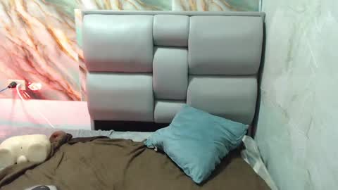 Snapshot of apolo01_ chatting on 09.28.25 Apolo online show from 09.28.25