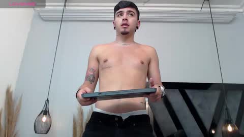 Snapshot of apolo_lopez chatting on 10.15.25 Apolo online show from 10.15.25