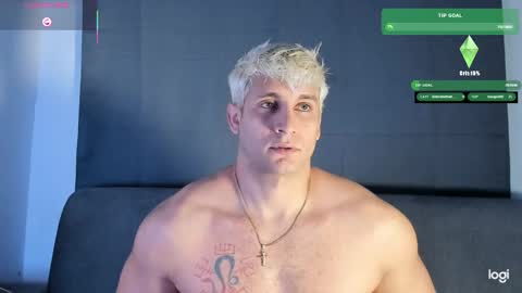 Snapshot of apolo_strange chatting on 11.25.25 apolo_strange online show from 11.25.25