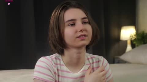 Snapshot of approche_toi_petite chatting on 02.13.26 Meghan online show from 02.13.26