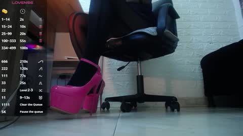 Aprhillove online show from 10.09.25