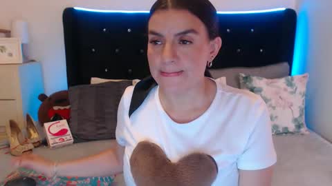 Snapshot of april_harrys chatting on 03.05.26 April online show from 03.05.26