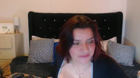 Snapshot of april_harrys chatting on 04.10.26 April online show from 04.10.26