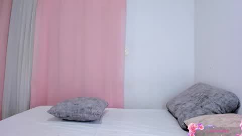 Snapshot of apriladamson_ chatting on 11.28.25 April online show from 11.28.25