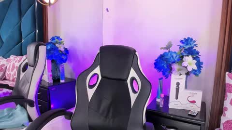 aprilmiiller online show from 05.22.26