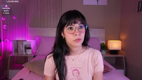 Snapshot of aprilqueenie chatting on 05.18.26 aprilqueenie online show from 05.18.26