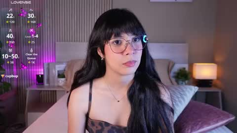 Snapshot of aprilqueenie chatting on 06.08.26 aprilqueenie online show from 06.08.26