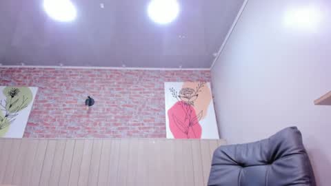 aprilricci online show from 01.08.25