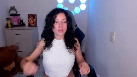 Snapshot of aqua_emilly chatting on 05.02.26 aqua emilly online show from 05.02.26