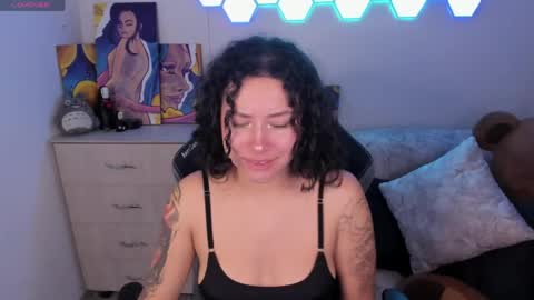 Snapshot of aqua_emilly chatting on 05.28.26 aqua emilly online show from 05.28.26