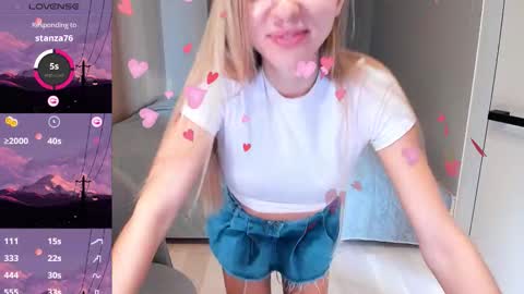 aquilaris online show from 11.25.25