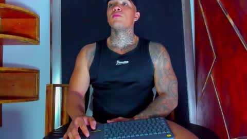 Snapshot of aquiles_elpapi chatting on 03.19.26 AquilesElpapi online show from 03.19.26