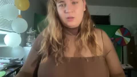 Snapshot of arabbustybeauty chatting on 02.19.26 BustyPrincessLeila online show from 02.19.26