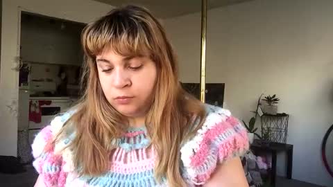 Snapshot of arabbustybeauty chatting on 04.17.26 BustyPrincessLeila online show from 04.17.26