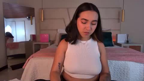 Snapshot of arabella__1 chatting on 06.19.26 Arabella online show from 06.19.26