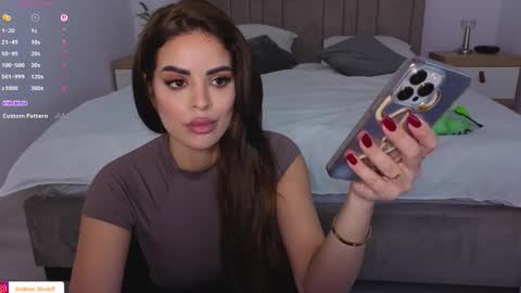 IsaBella online show from 11.08.25