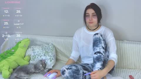 Snapshot of arcanedoll chatting on 11.19.25 arcanedoll online show from 11.19.25