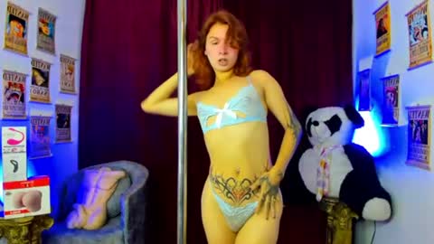 Snapshot of archy_lein chatting on 06.22.26 ARCHY LEIN online show from 06.22.26