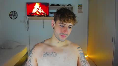 Snapshot of ares_blue chatting on 02.09.26 ares blue online show from 02.09.26