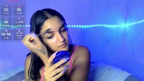 Snapshot of ari_20_ chatting on 04.25.26 Bella online show from 04.25.26