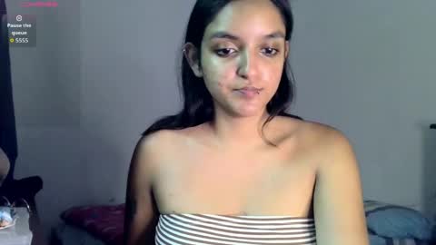 Snapshot of ari_20_ chatting on 05.31.26 Bella online show from 05.31.26
