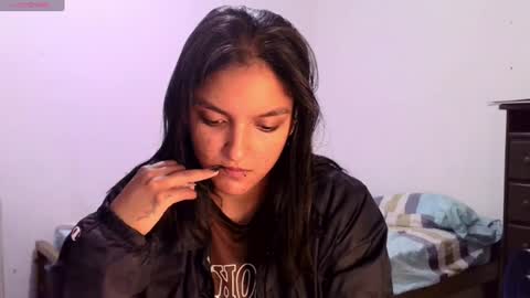 Snapshot of ari_20_ chatting on 06.15.26 Bella online show from 06.15.26