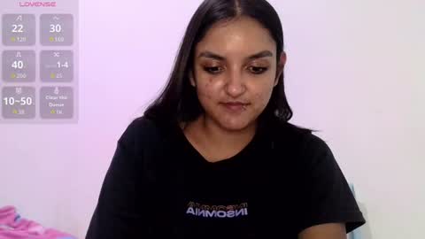 Snapshot of ari_20_ chatting on 07.10.26 Bella online show from 07.10.26
