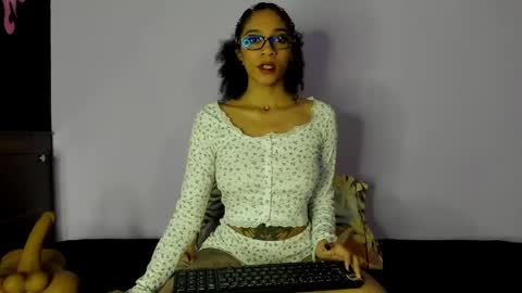 Snapshot of ari_cowgirl chatting on 04.11.26 Jessie online show from 04.11.26