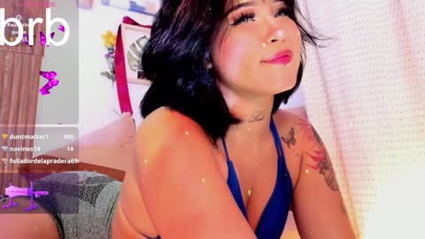 Snapshot of ari_saenz chatting on 12.15.24 online show from 12.15.24