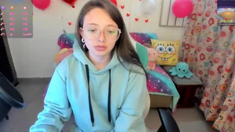 Snapshot of aria_alaia chatting on 03.05.25 Linda online show from 03.05.25