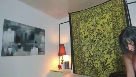 Snapshot of aria_and_orien chatting on 09.26.25 aria y orien online show from 09.26.25