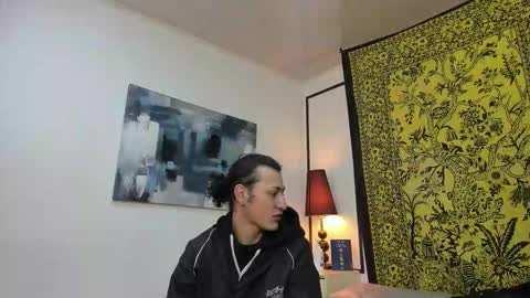 Snapshot of aria_and_orien chatting on 10.09.25 aria y orien online show from 10.09.25