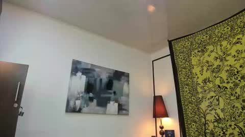 Snapshot of aria_and_orien chatting on 10.20.25 aria y orien online show from 10.20.25