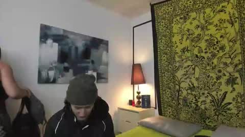 Snapshot of aria_and_orien chatting on 10.23.25 aria y orien online show from 10.23.25