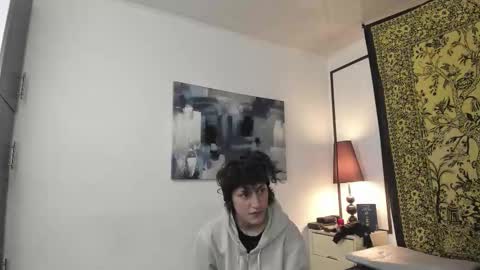 Snapshot of aria_and_orien chatting on 10.27.25 aria y orien online show from 10.27.25