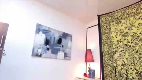 Snapshot of aria_and_orien chatting on 10.30.25 aria y orien online show from 10.30.25