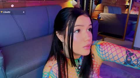 Snapshot of aria_bloomer chatting on 04.08.26 Ari online show from 04.08.26