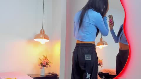 Snapshot of aria_millers1 chatting on 04.04.26 aria_millers1 online show from 04.04.26