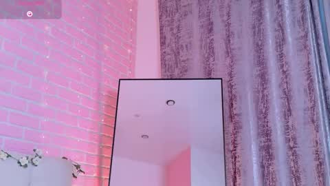 Snapshot of aria_vox chatting on 10.11.25 Your Arianna online show from 10.11.25