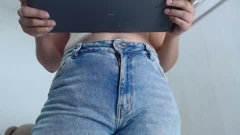 Snapshot of ariacoral chatting on 11.06.25 ariacoral online show from 11.06.25