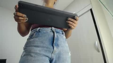 Snapshot of ariacoral chatting on 11.27.25 ariacoral online show from 11.27.25