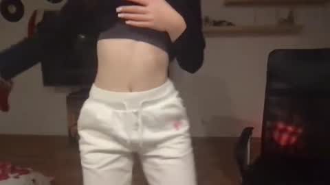 AriaCreazy online show from 12.28.24