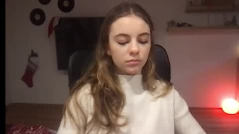 AriaCreazy online show from 12.31.24