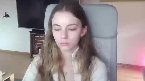 AriaCreazy online show from 10.31.25