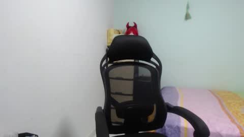 ...Ariana... online show from 09.23.25