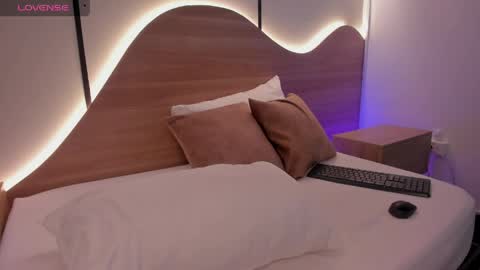 A R I A D N A online show from 04.12.26