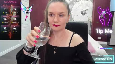 AriaGray online show from 09.14.25