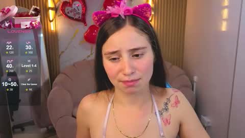 Snapshot of ariana18_b chatting on 02.16.26 ariana18_b online show from 02.16.26